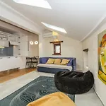 בית נופש Castel *